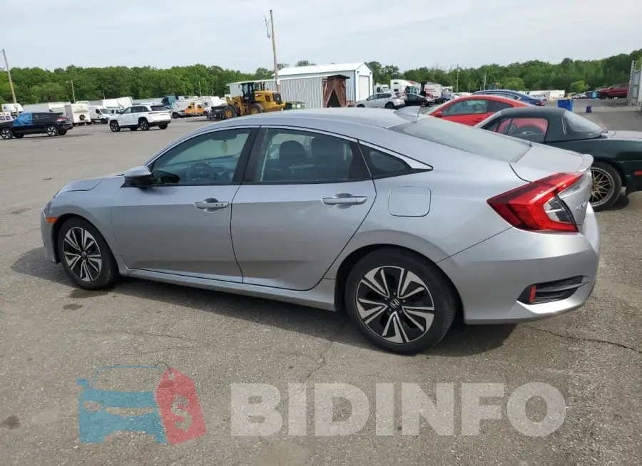 19XFC1F34HE213710 Photo# 2