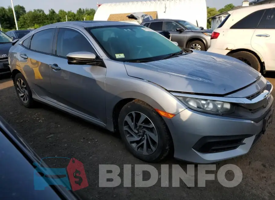 19XFC2F76HE217203 Photo# 4