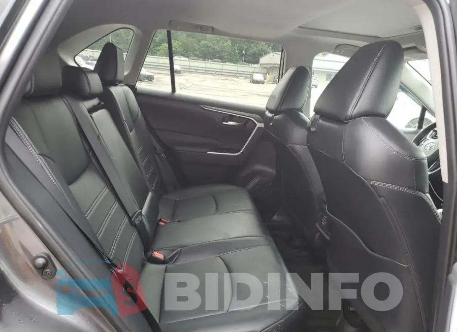2T3A1RFV2MC162689 Photo# 11