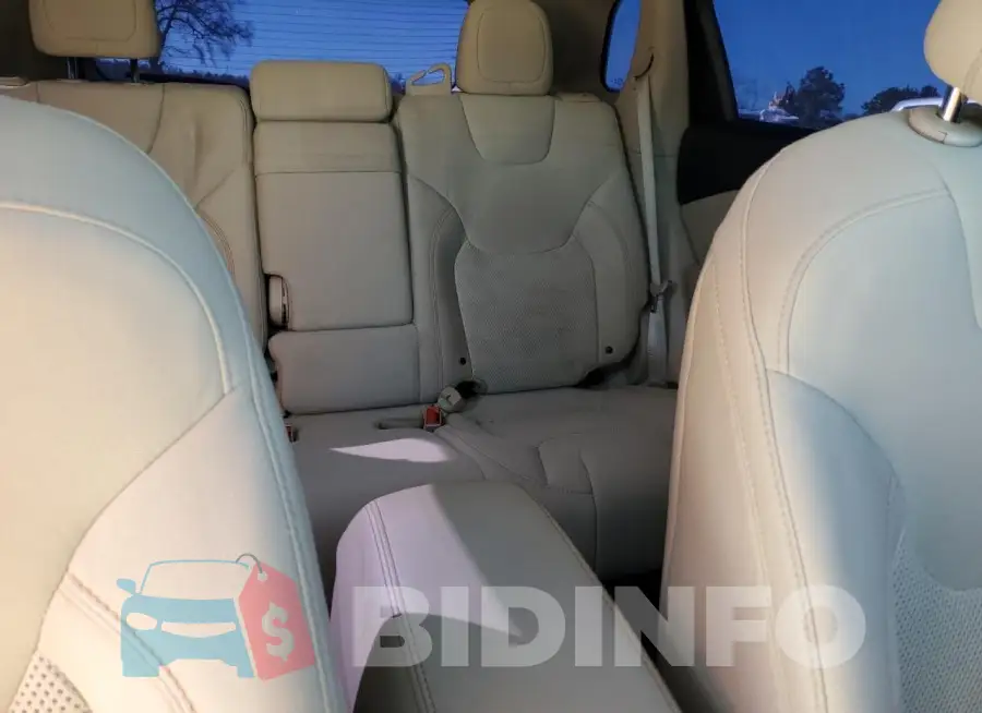 1C4PJLCB1KD416578 Photo# 10