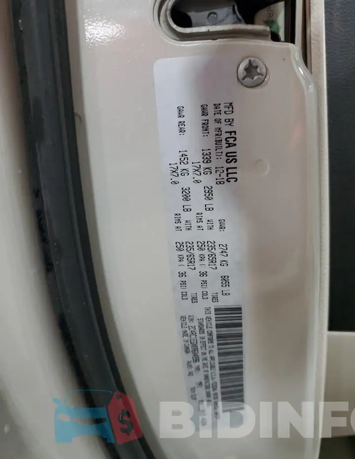 2C4RC1EGXKR604996 Photo# 14