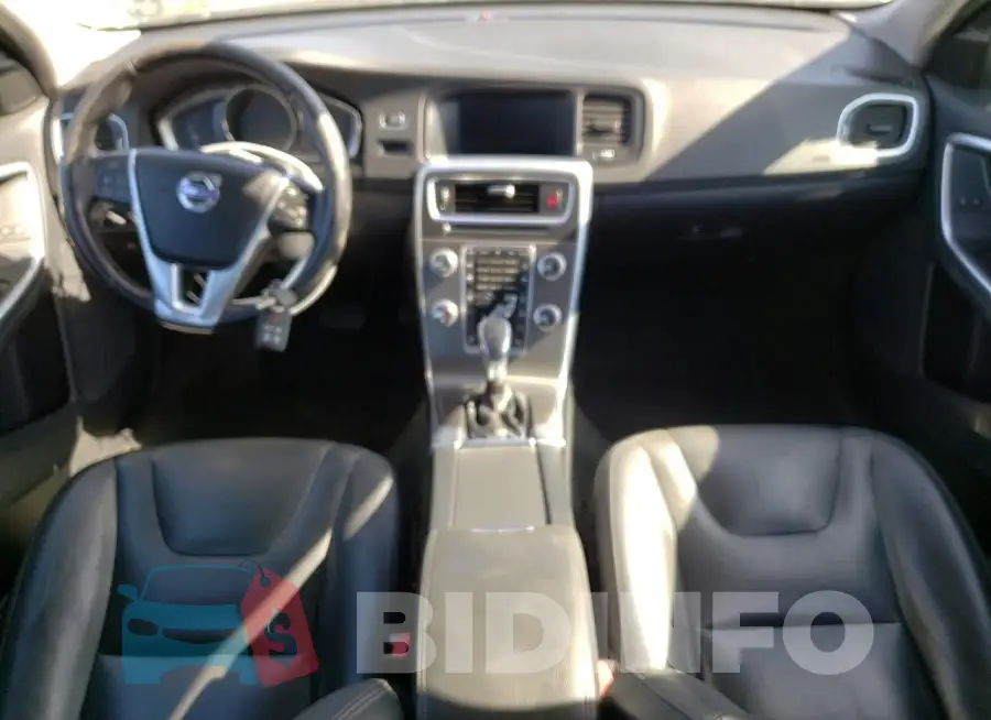 YV126MFK5G2405867 Photo# 8