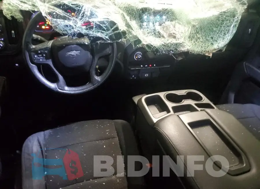 1GCPYCEF3KZ400090 Photo# 8