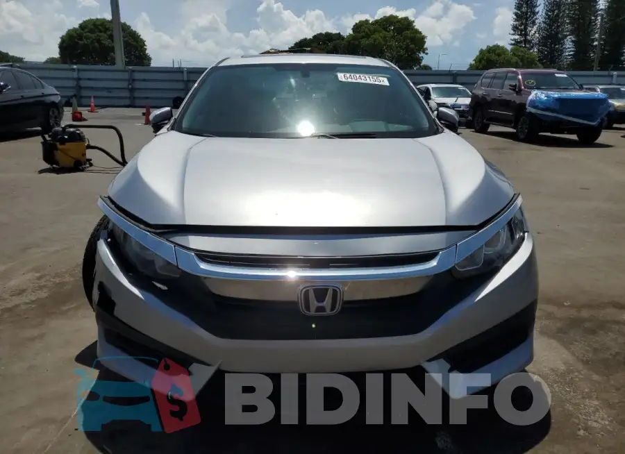 19XFC2F78JE003061 Photo# 5