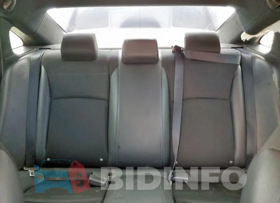 19XFC2F82KE004068 Photo# 10