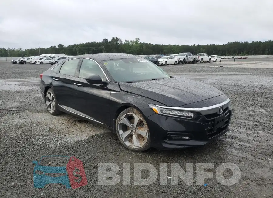 1HGCV2F93KA017745 Photo# 4