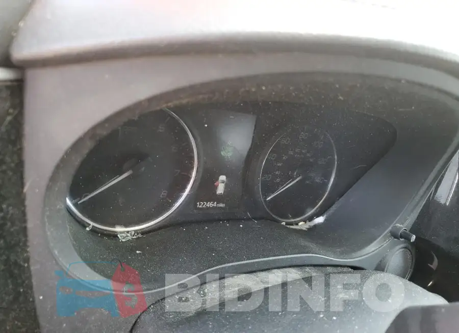 JA4AD2A34JZ005643 Photo# 9