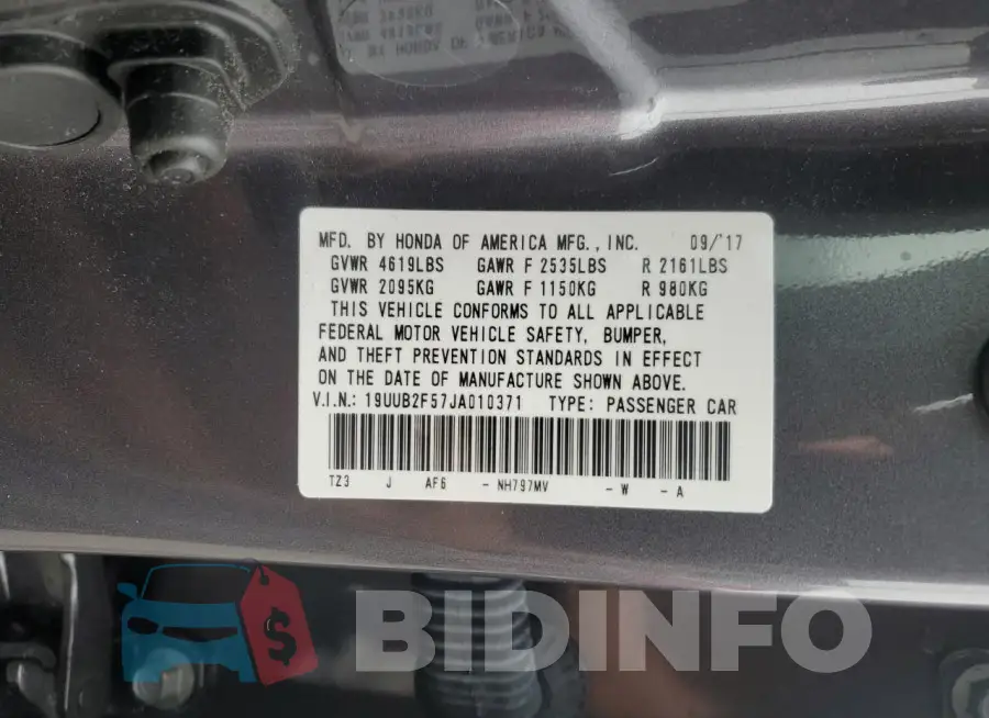 19UUB2F57JA010371 Photo# 12