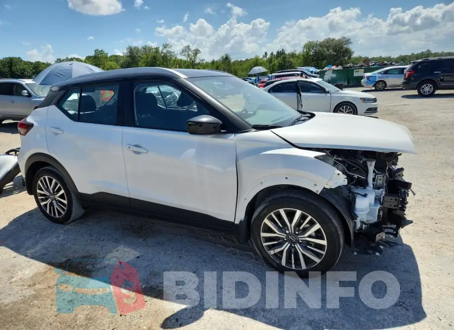 3N1CP5CV3RL558585 Photo# 4