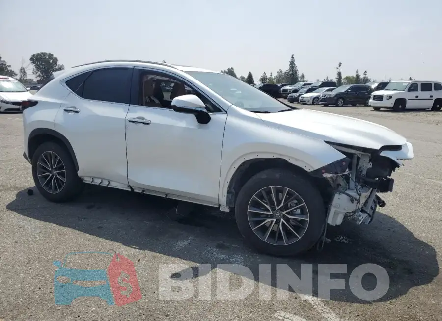 JTJGKCEZ5R2019644 Photo# 4