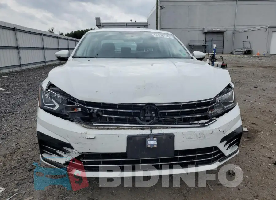 1VWDT7A38HC031479 Photo# 5