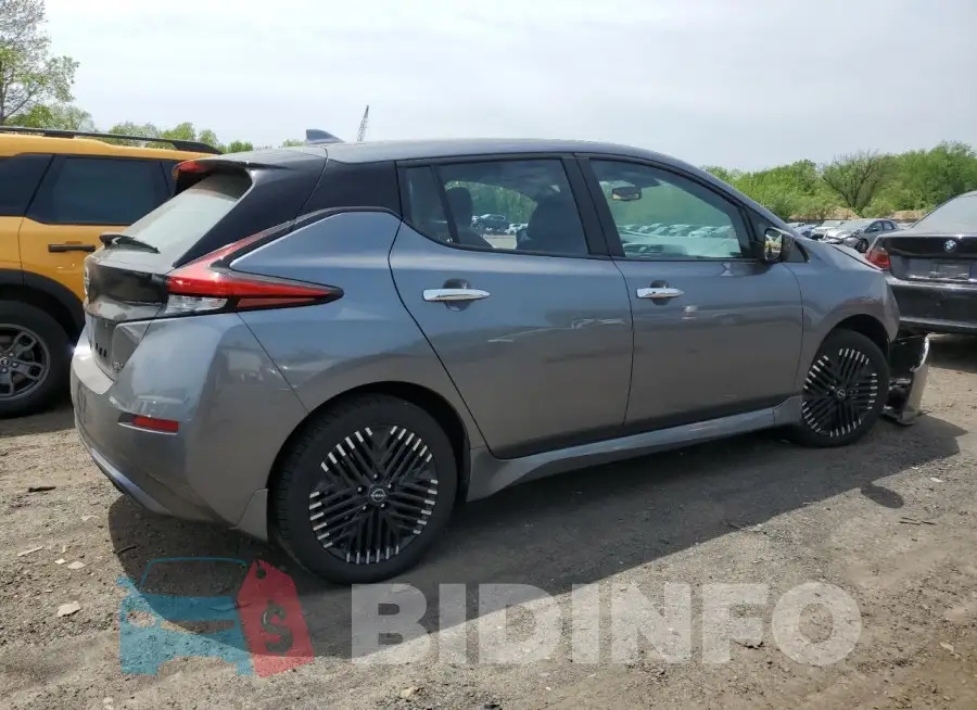 1N4CZ1CV7PC550438 Photo# 3