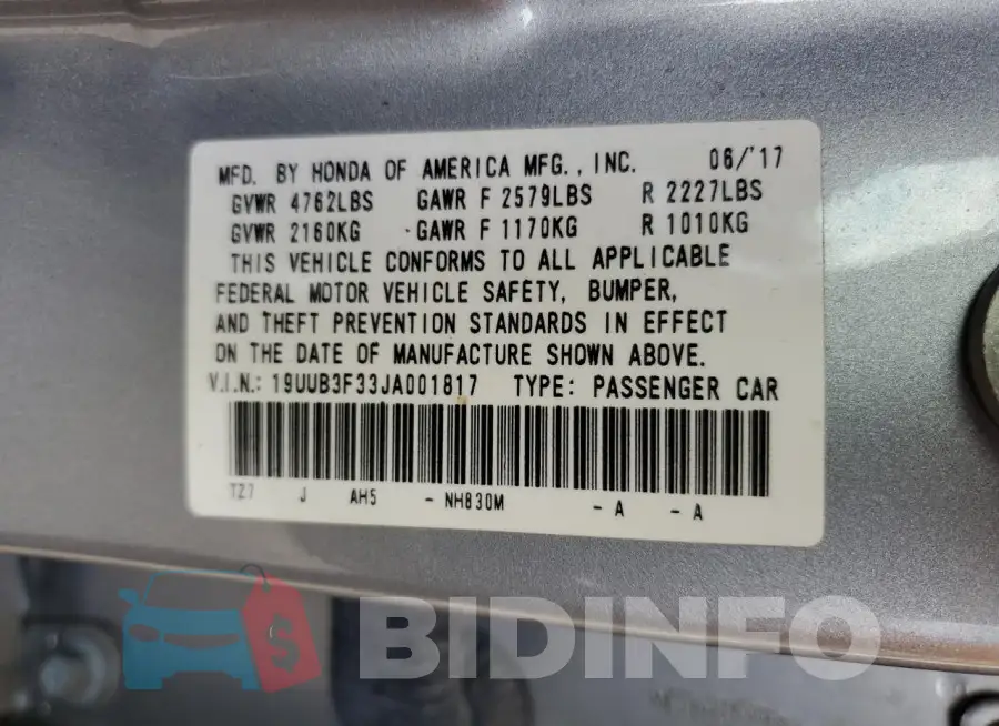 19UUB3F33JA001817 Photo# 12