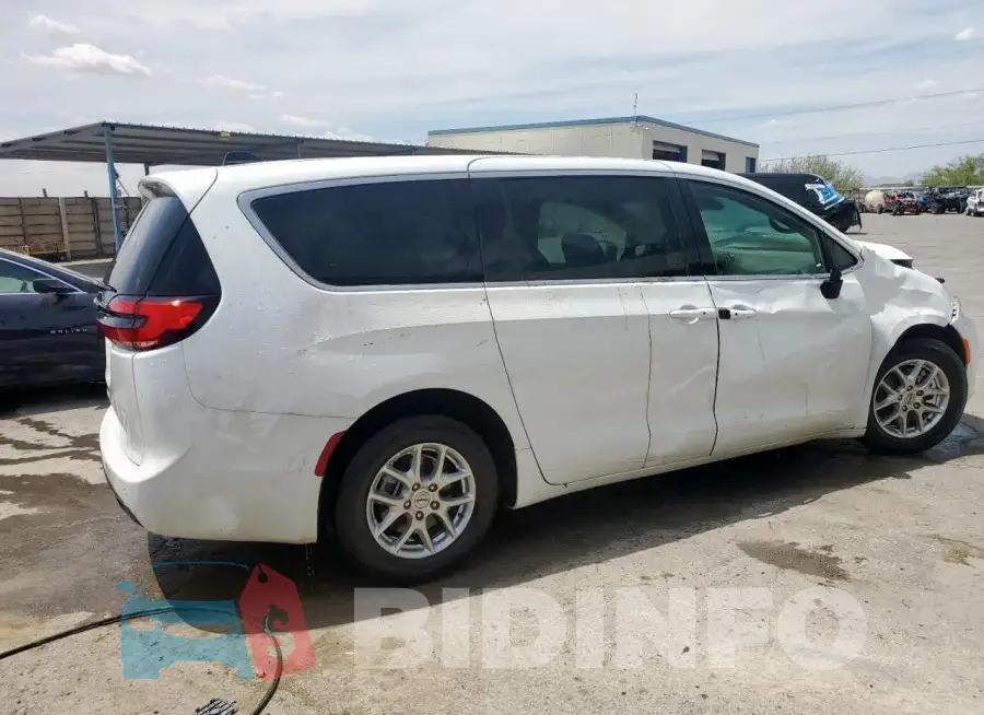 2C4RC1BG5SR513512 Photo# 3