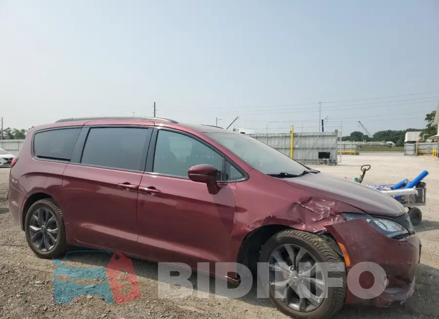 2C4RC1GG5JR164942 Photo# 4