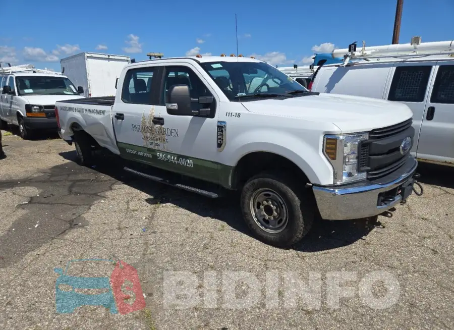 1FT7W2B68JEC38385 Photo# 4