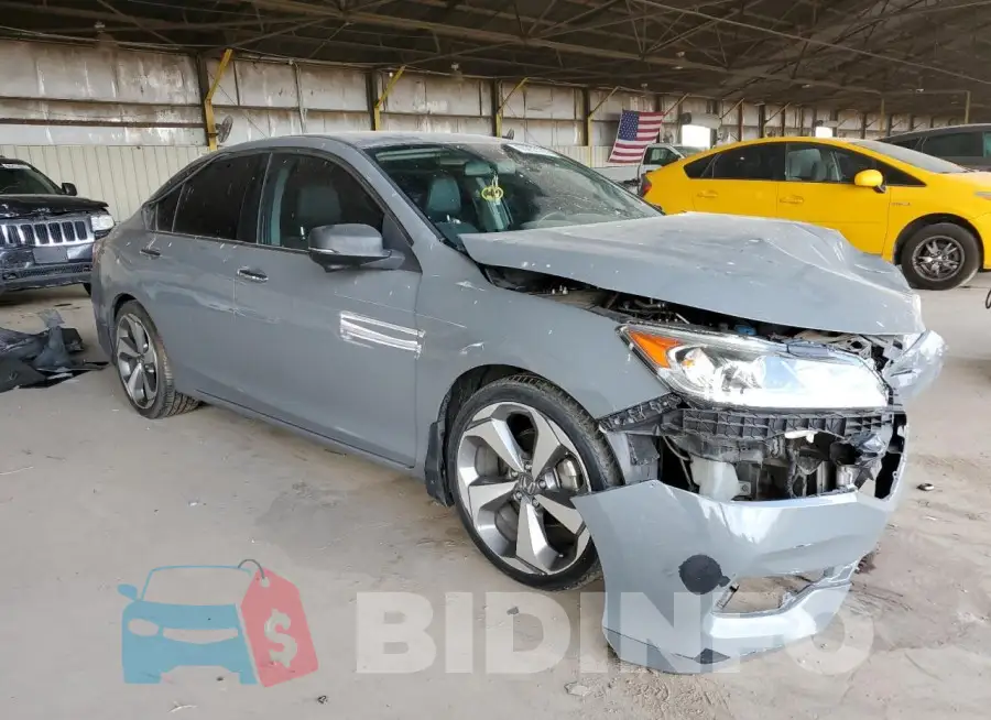 1HGCR2F85HA161124 Photo# 4