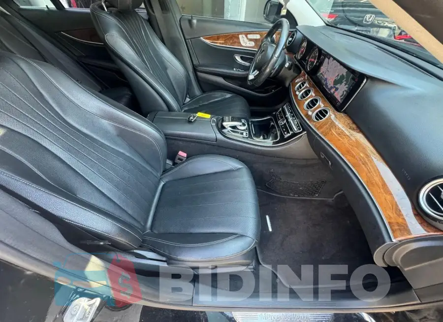 WDDZF4JB2JA299263 Photo# 5