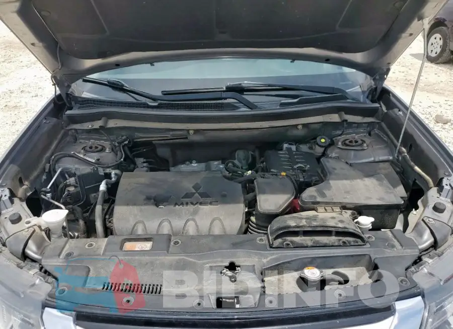 JA4AD2A35JZ006087 Photo# 12