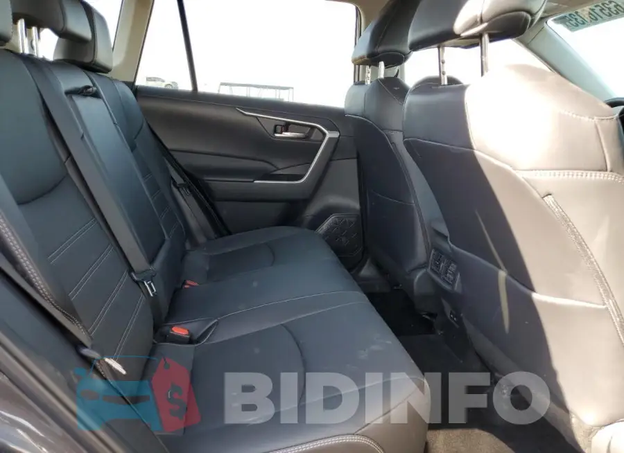 2T3A1RFV1PW338747 Photo# 11
