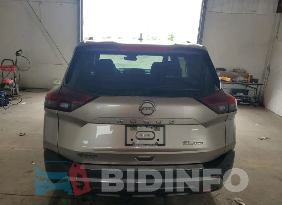 JN8BT3CB2PW188918 Photo# 6