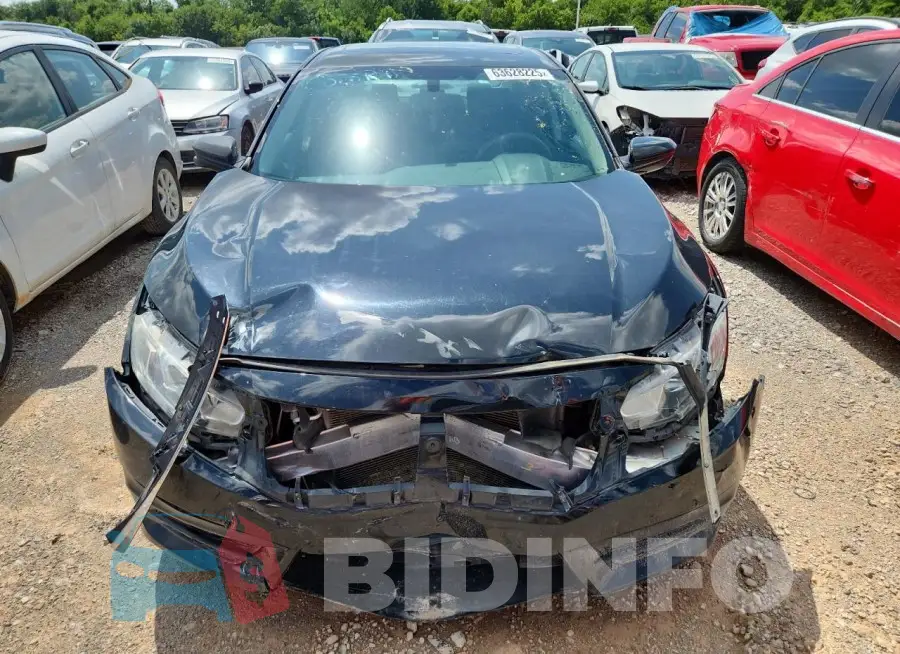 19XFC2F76GE004136 Photo# 5