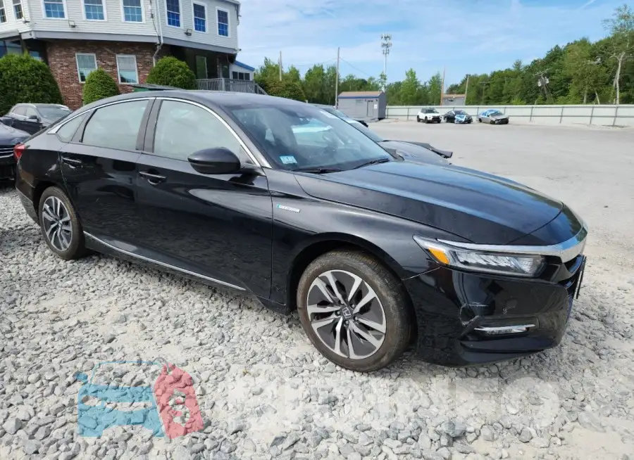 1HGCV3F51JA017163 Photo# 4