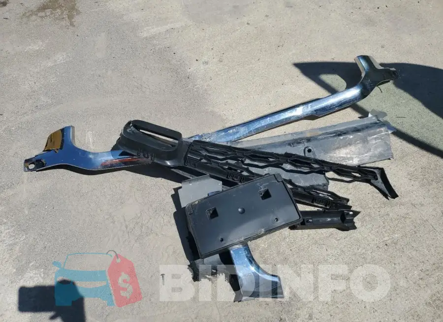 3C63R3HL1RG338963 Photo# 12