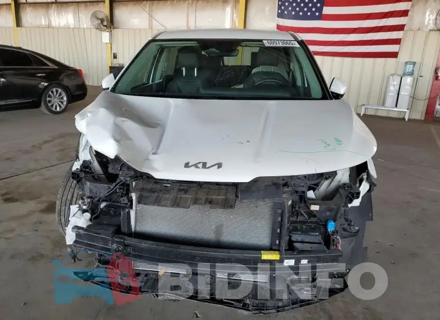 KNDNC5H33R6442810 Photo# 5