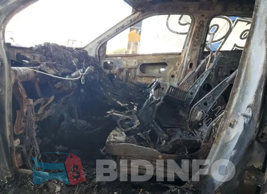 JA4ATWAA7SZ033446 Photo# 7