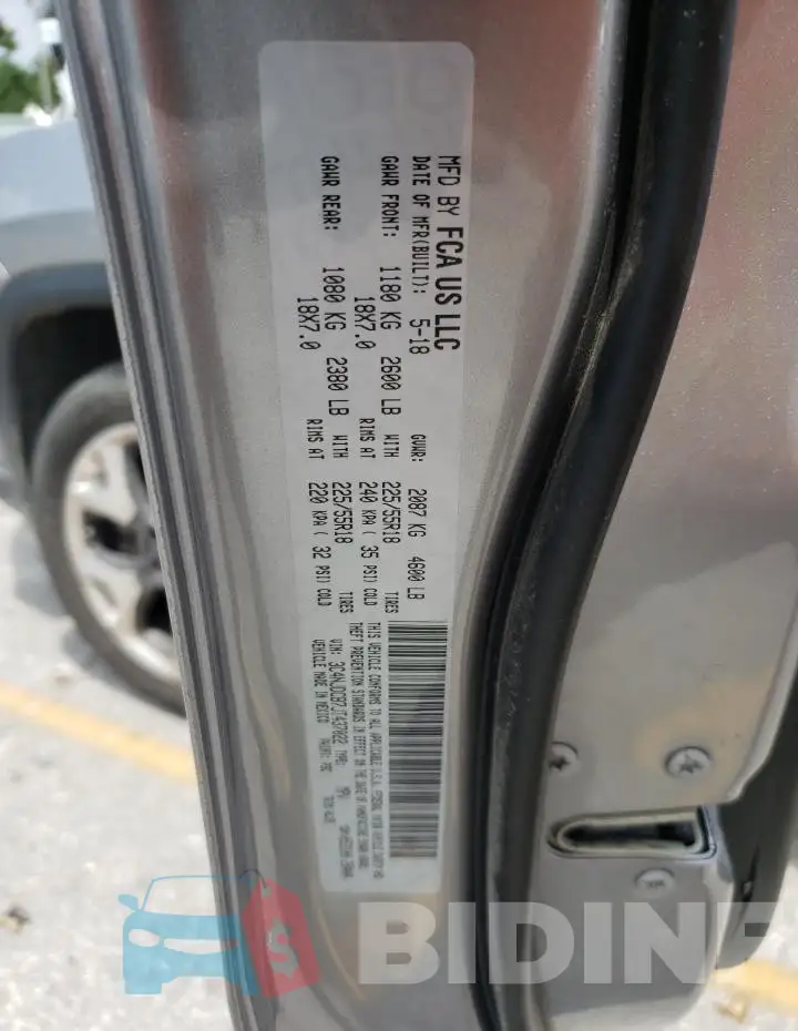 3C4NJDCB7JT437022 Photo# 13