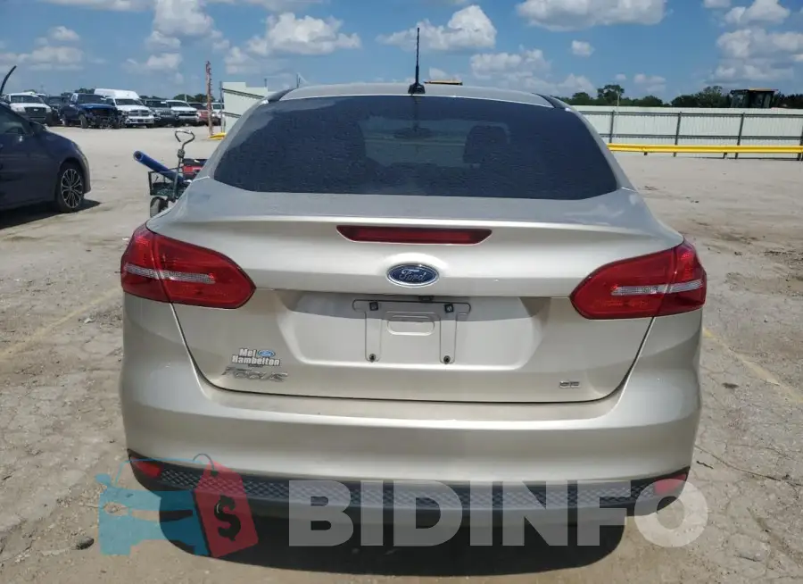 1FADP3F22JL322040 Photo# 6