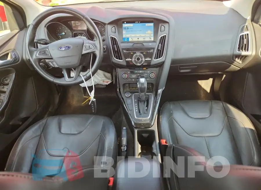1FADP3J22GL357984 Photo# 8