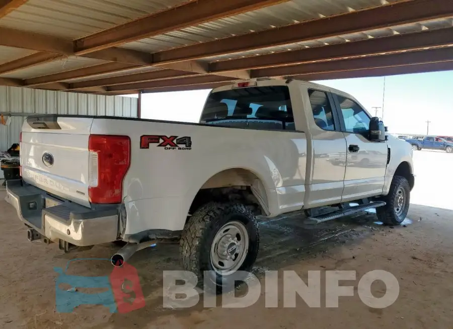 1FT7X2B61JEB42255 Photo# 3