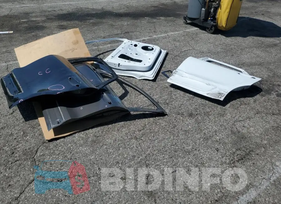 WP1AB2A5XHLB17100 Photo# 13