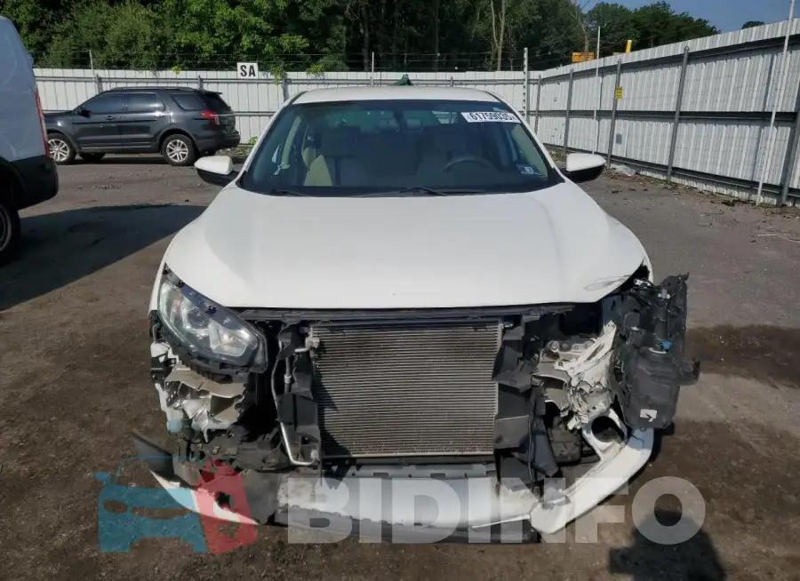19XFC2F53JE204185 Photo# 5
