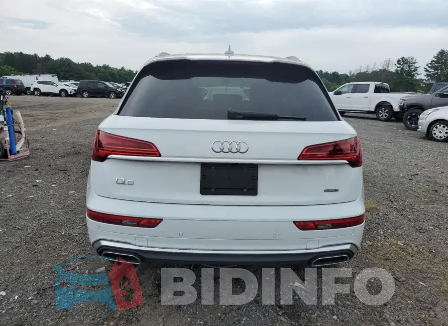 WA1E2AFY6M2018638 Photo# 6