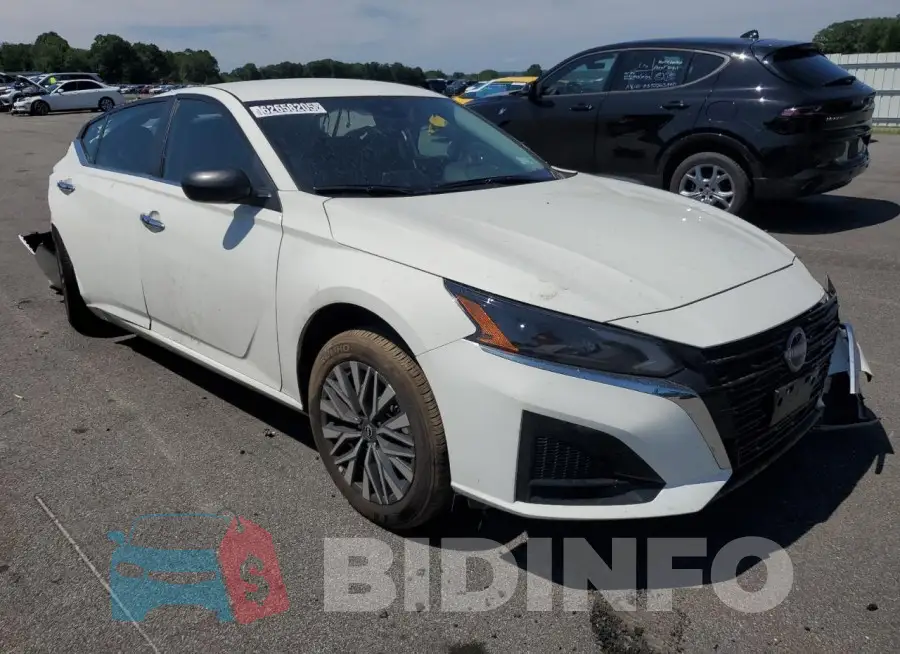 1N4BL4DV9SN353782 Photo# 4