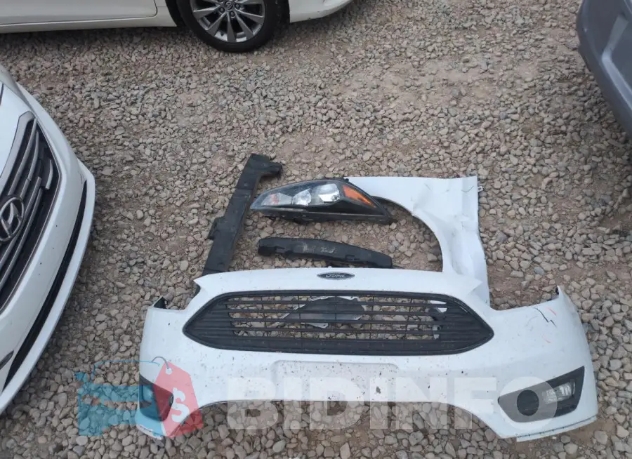 1FADP3F27JL260070 Photo# 12