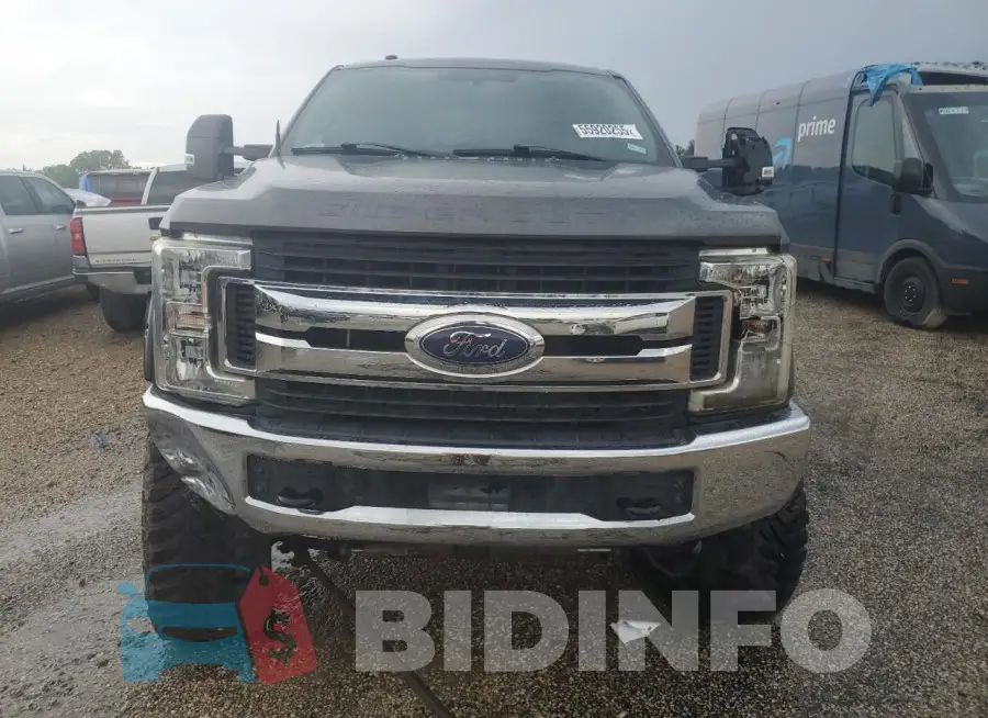 1FT7W2B65JEB83300 Photo# 5