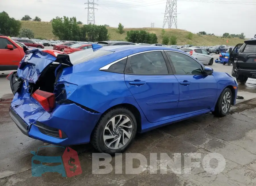 19XFC2F70HE075107 Photo# 3