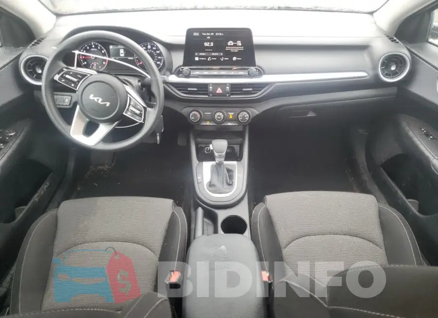 3KPF24AD2RE800803 Photo# 8