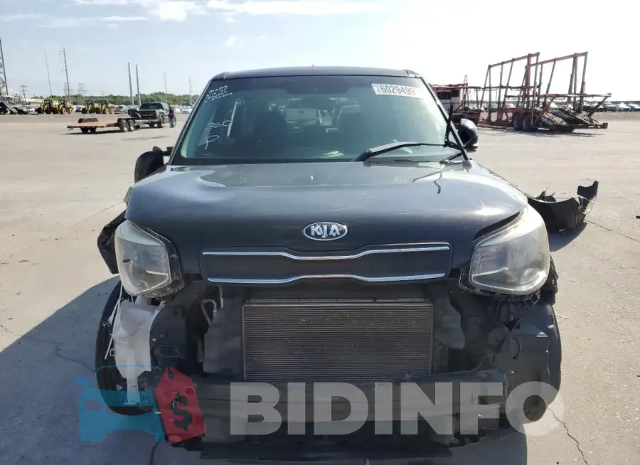 KNDJN2A2XJ7574227 Photo# 5