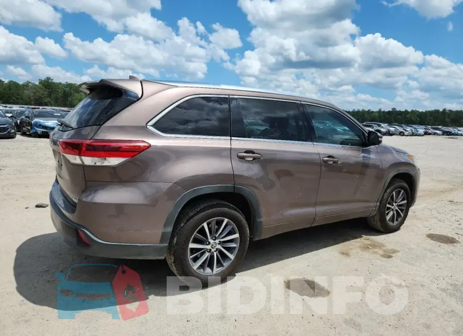 5TDKZRFH1JS258252 Photo# 3