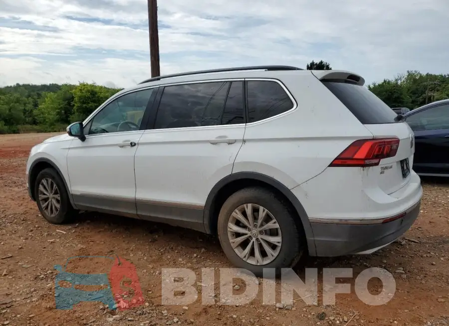 3VV2B7AX7JM175384 Photo# 2