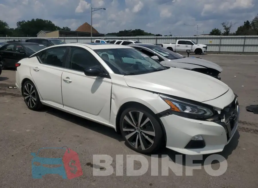 1N4BL4CV3KC140503 Photo# 4