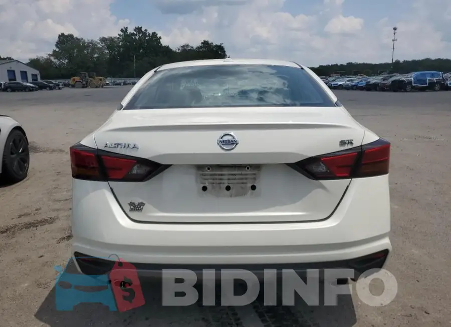 1N4BL4CV3KC140503 Photo# 6