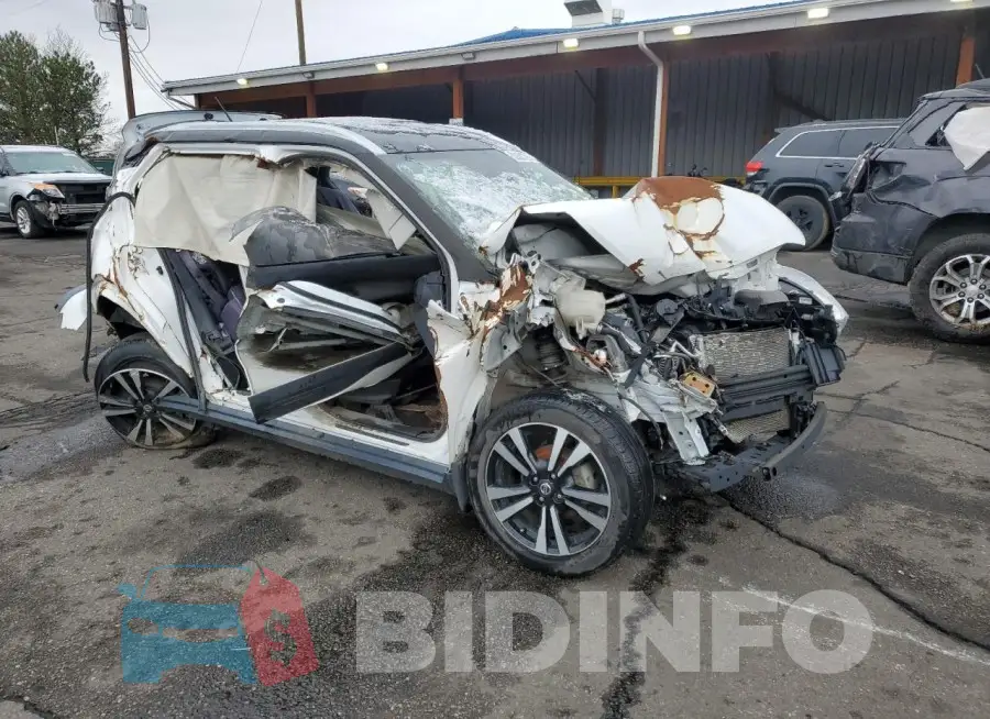 3N1CP5CU6JL529352 Photo# 4