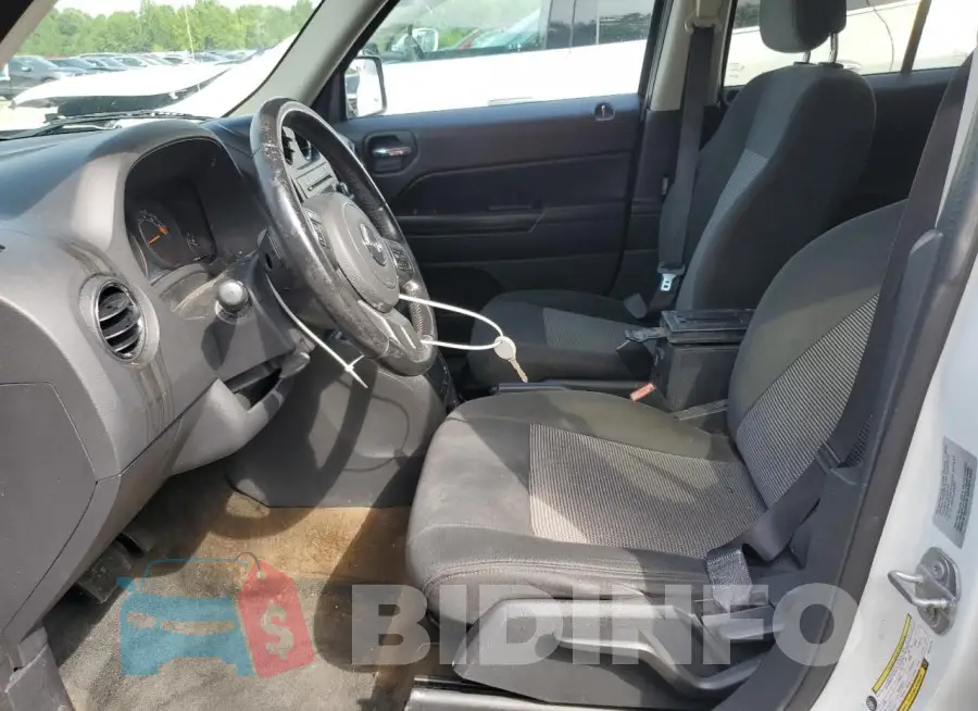 1C4NJPFAXHD161178 Photo# 7