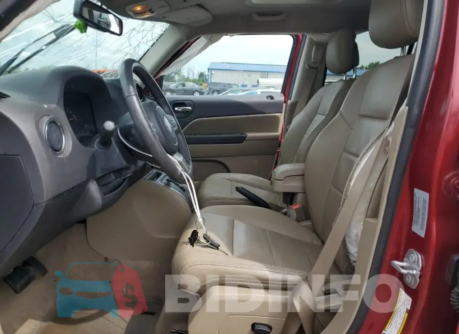 1C4NJRFB0HD210392 Photo# 7